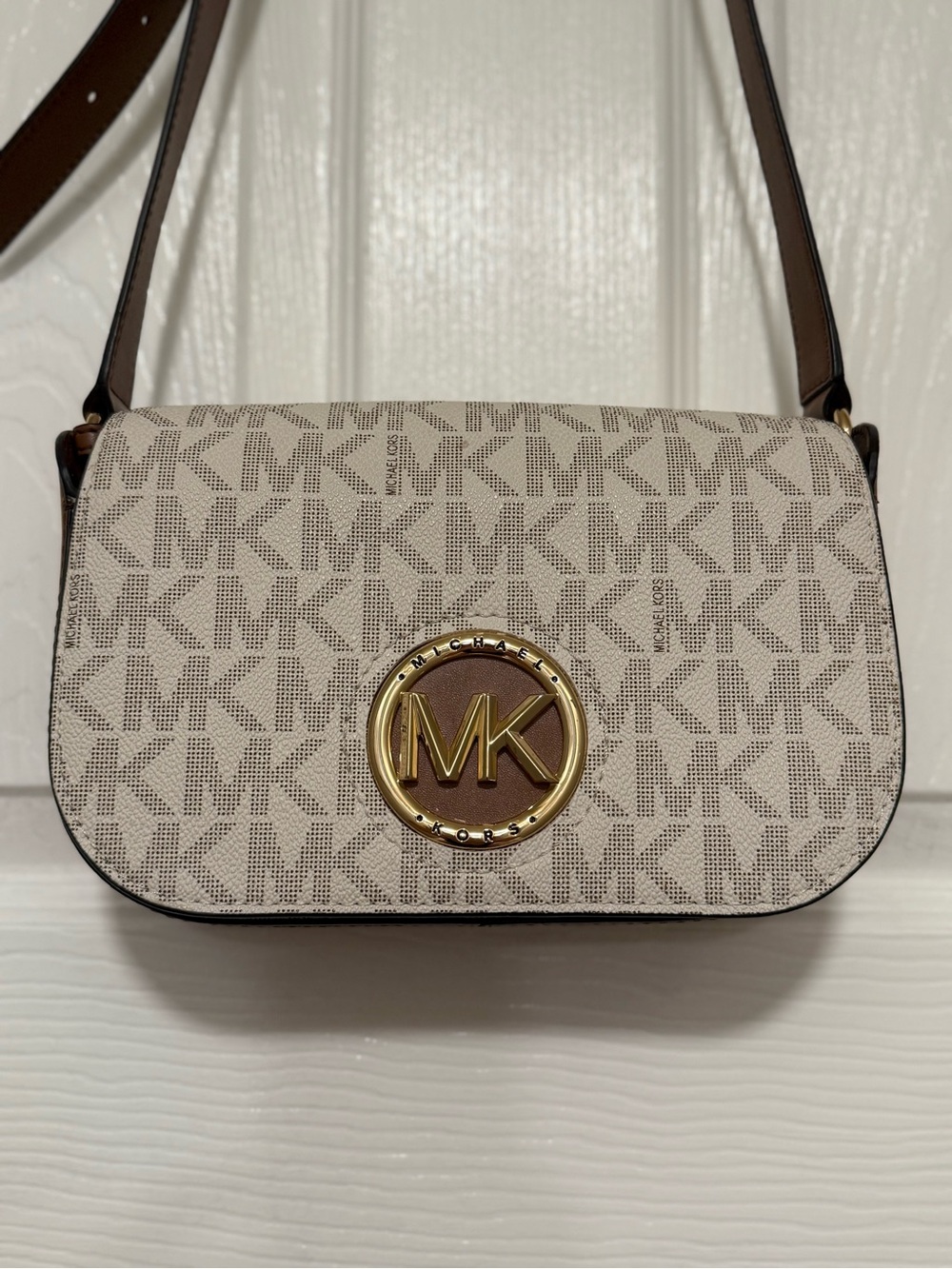 Michael Kors Samira Small Pebbled Leather Messenger Bag Signature Cream Logo